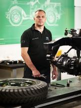 stories Land Rover, Reborn photography