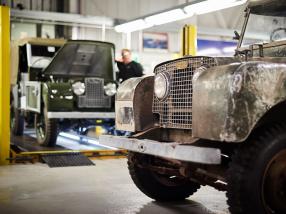 stories Land Rover, Reborn photography